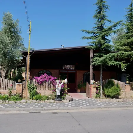 Bed & Breakfast Sweet Spot For Couples
